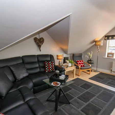 Kirkby House Tatil Evi