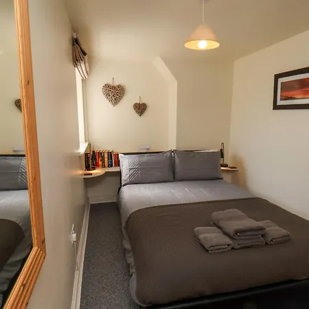 Kirkby House Semesterbostad *