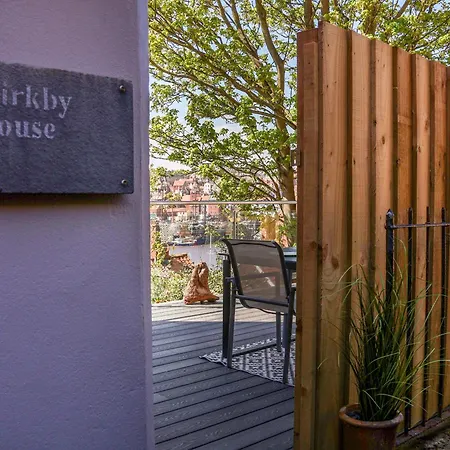 Kirkby House Tatil Evi *