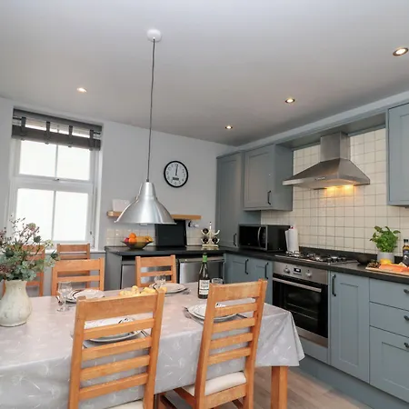 Kirkby House بيت للعطل